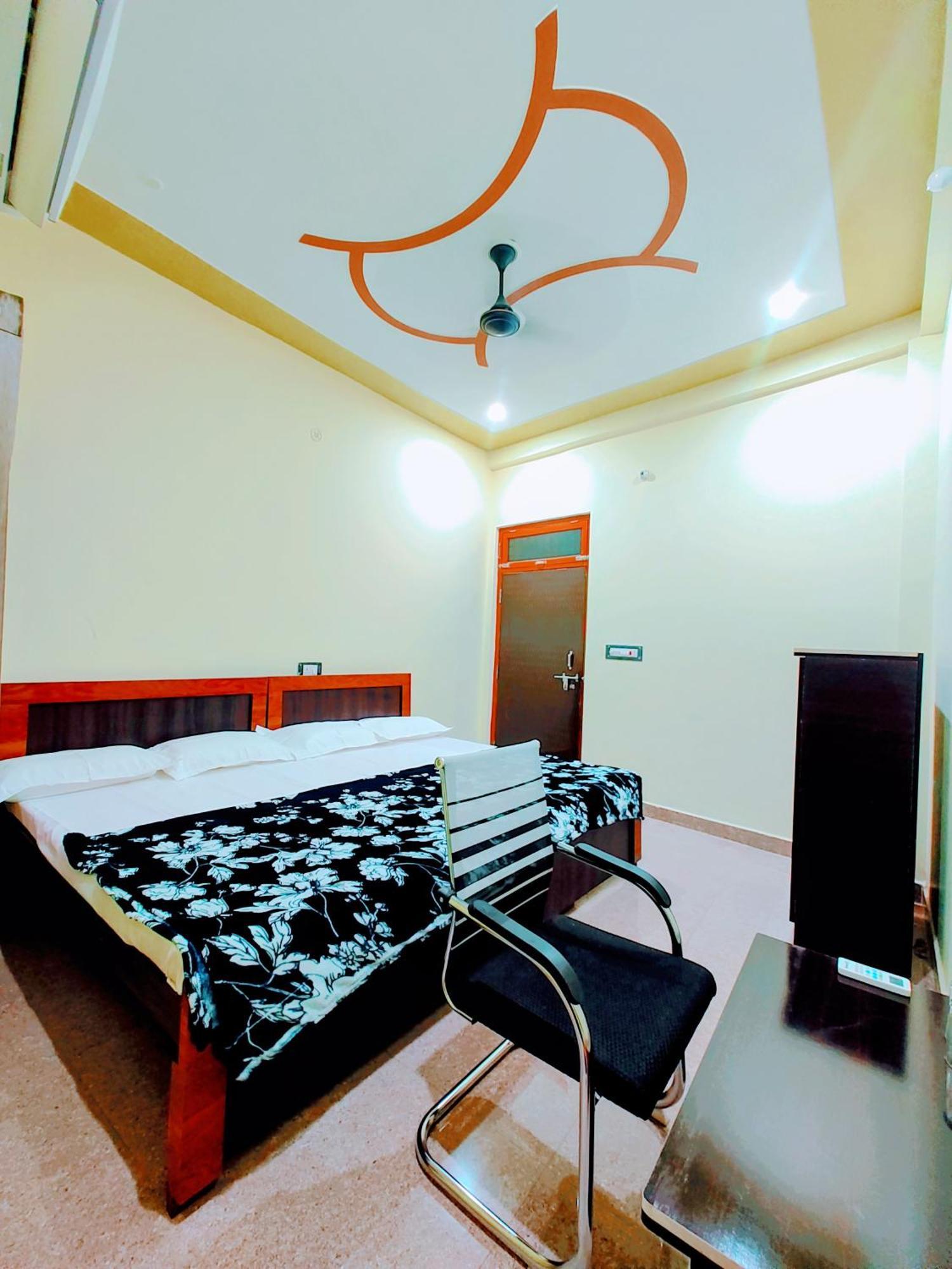 Hotel Raghukul Ayodhya 外观 照片